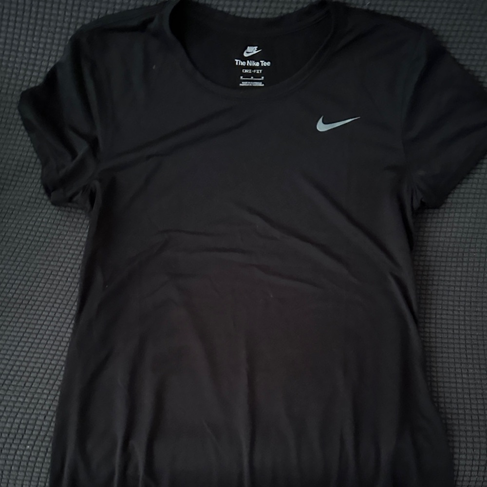 Nike Women's Black Short Sleeve Tee